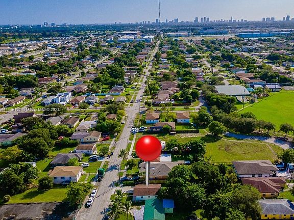 Great Location, Short Drive to the Beach, Malls, Fort Lauderdale Airport, Highways, and More