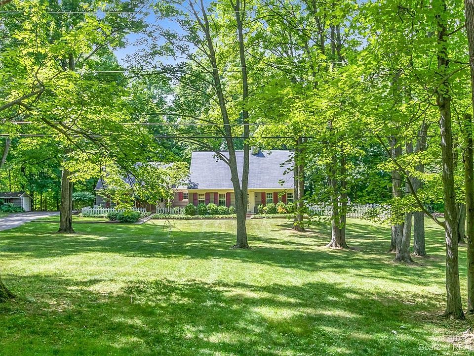 1st image of 2770 Parkridge Dr