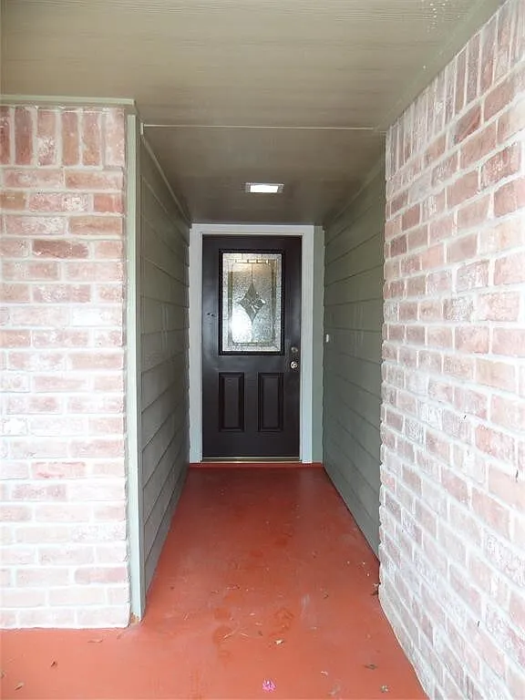 3 bed, 1596 sqft, $2,100 — Photo 3