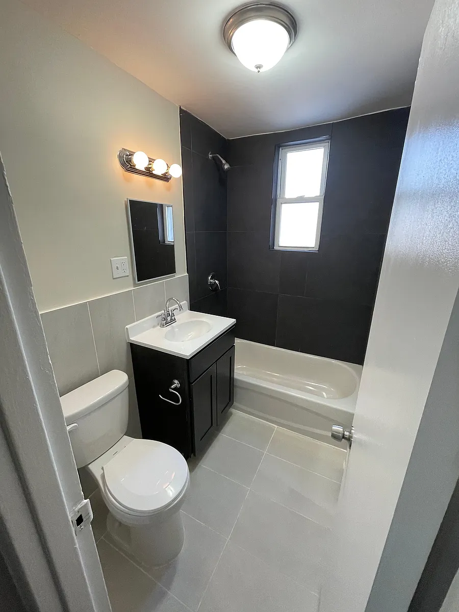 Building Photo - 103 Chancellor Ave #47B
