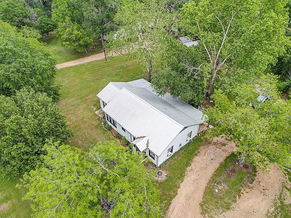 5th image of 506 E Royall Blvd