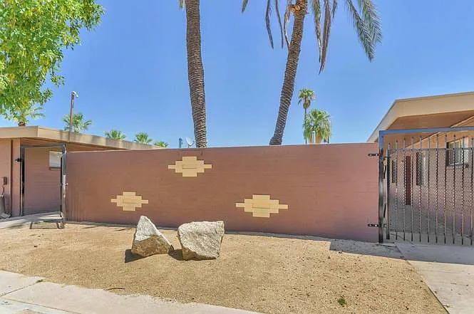 621 N 30th Pl — Photo 12