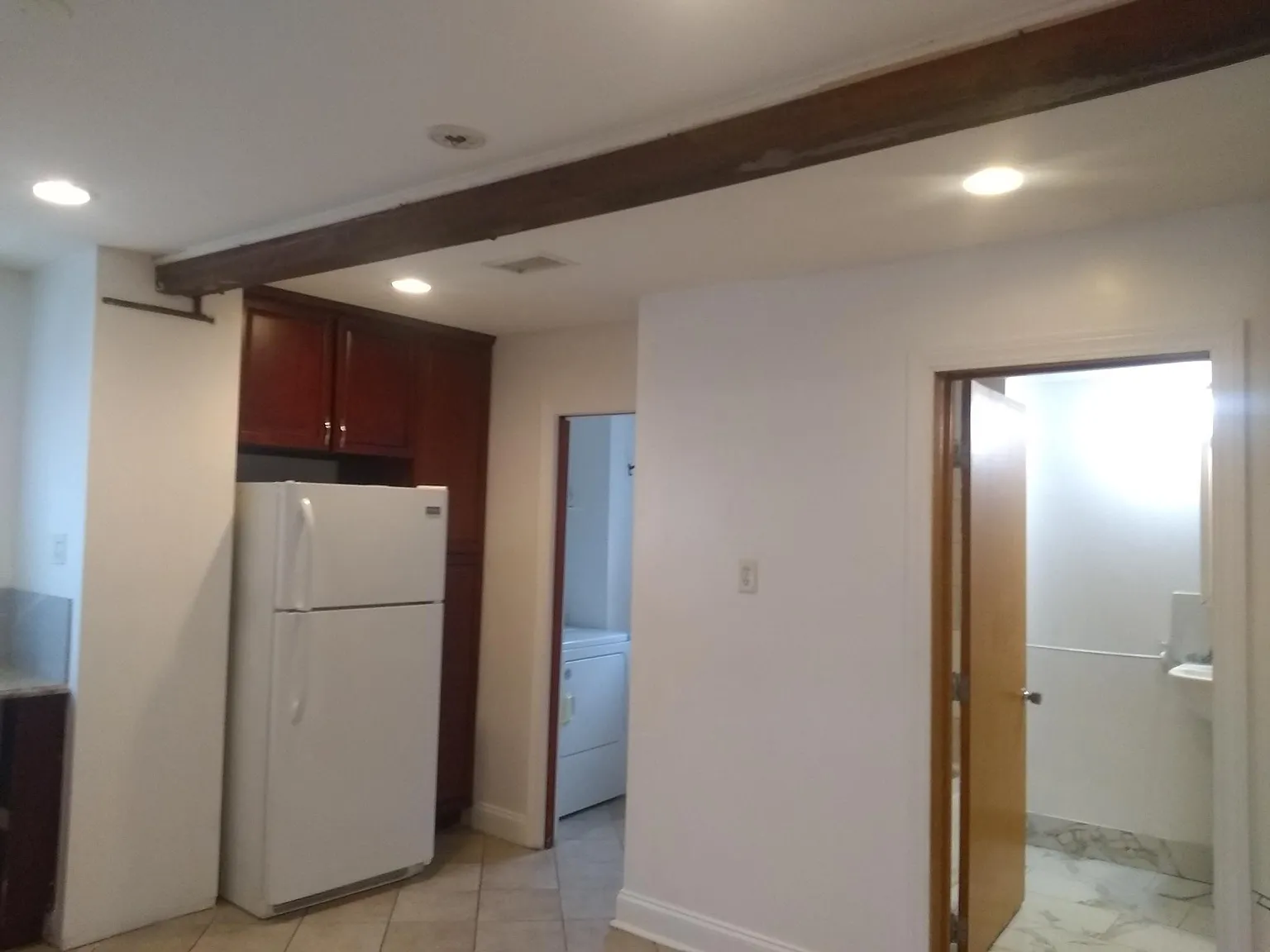 3 bed, 1.5 bath, 1600 sqft, $2,300 — Photo 4