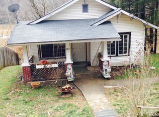 18124 Elk River Rd N, Clendenin, WV 25045
