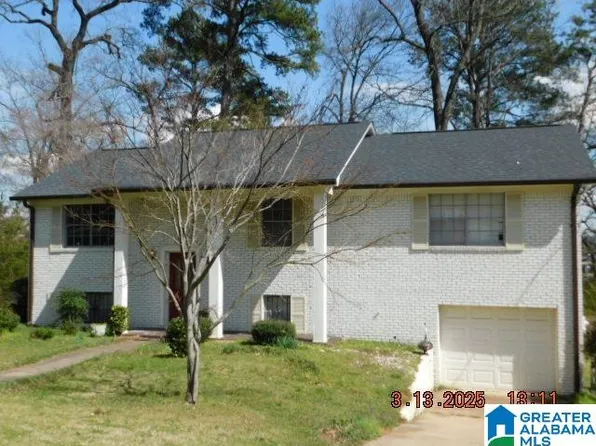 7205 Pine Tree Ln, Fairfield, AL 35064