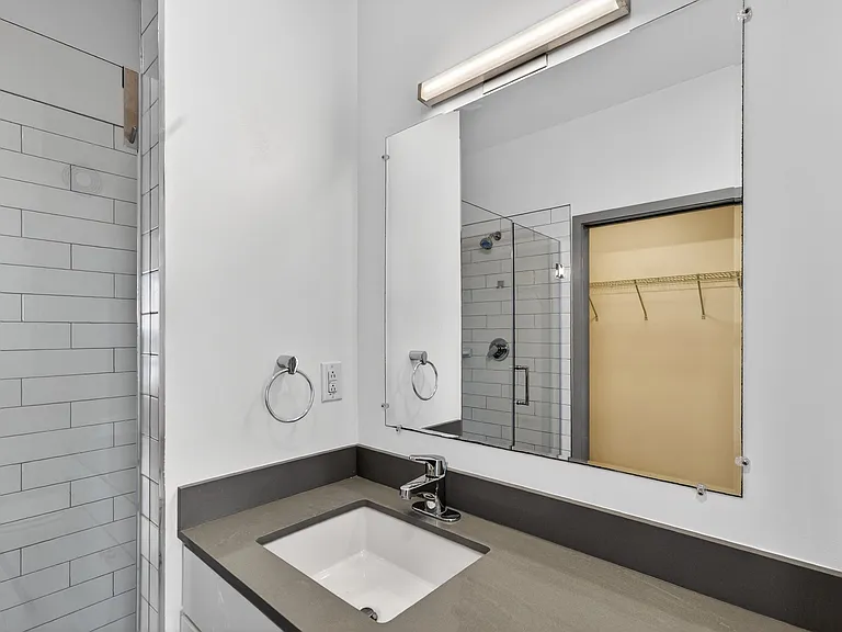 400 Herron Dr #21 — Photo 12