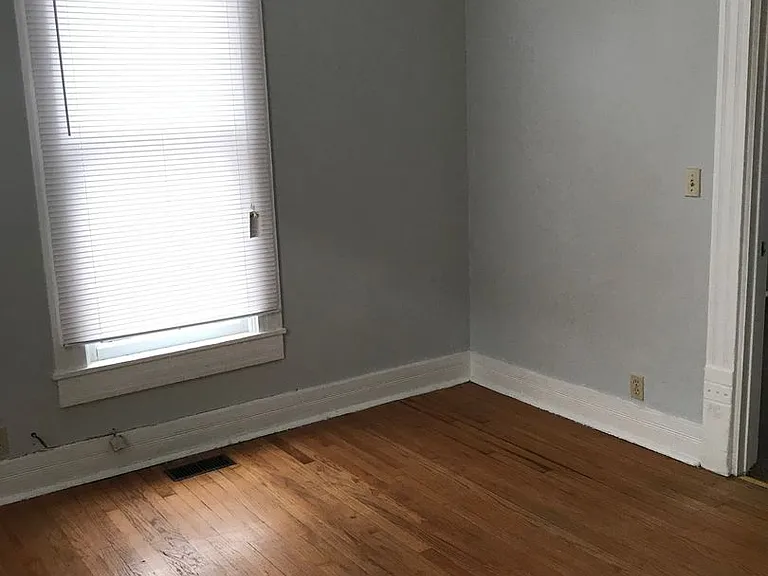 718 Brown St — Photo 6