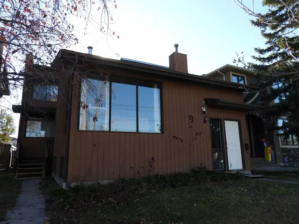 129 N 32nd Ave NW, Calgary, AB T2M 2P7