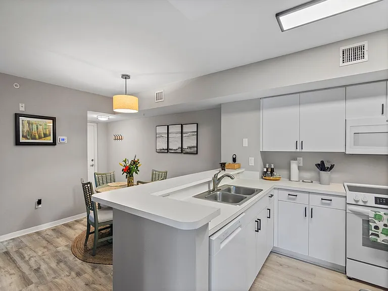 1650 N 42nd Cir #109 — Photo 9