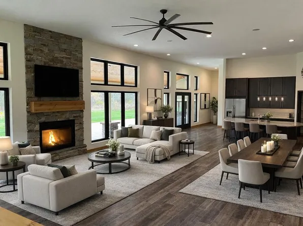 8431 Big Bend ROAD, Waterford, WI 53185