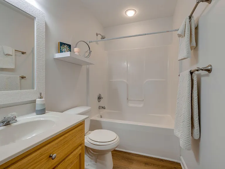 Full Bathroom
