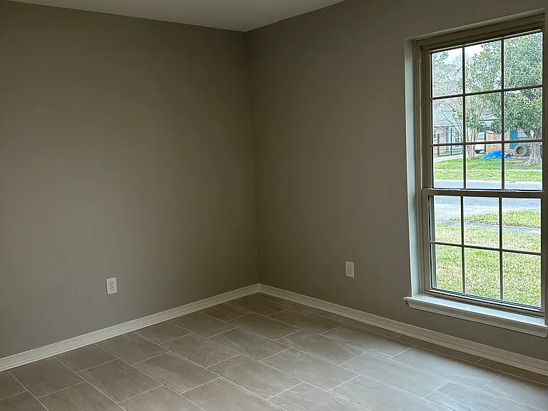 2243 Bernwood Dr — Photo 11