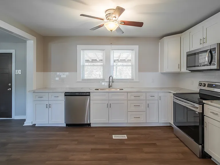 69 Lowe Ave NW — Photo 12