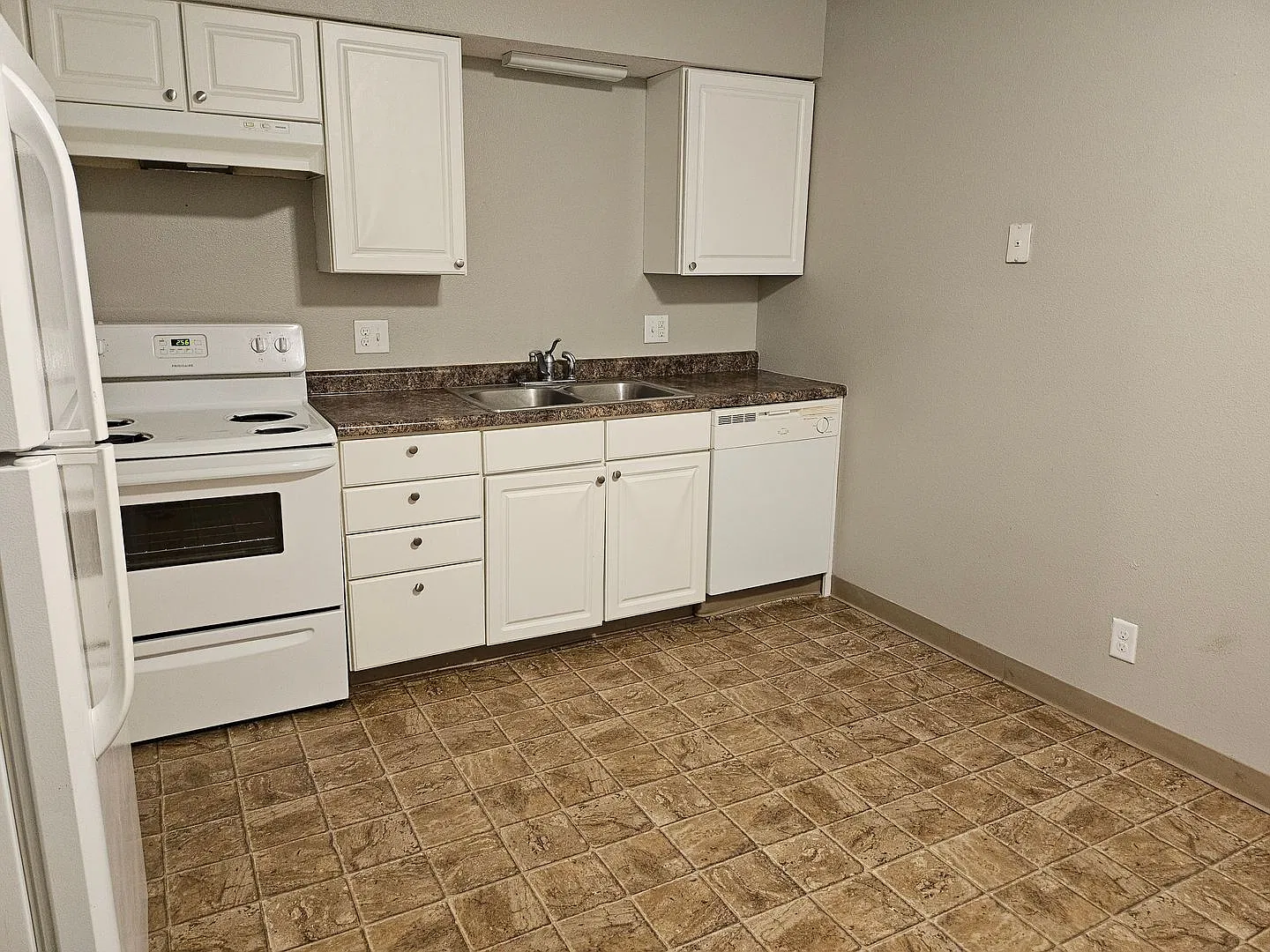 1195 NW Aurora Avenue Apartments — Photo 2