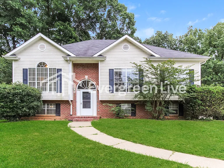 145 Hunter Hills Dr — Photo 1