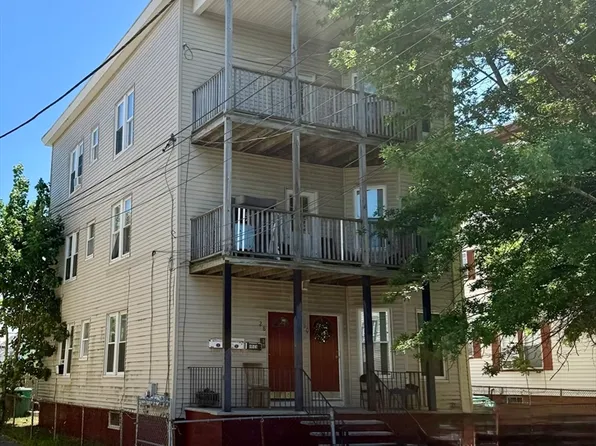 28-30 Hollingsworth St, Lynn, MA 01902