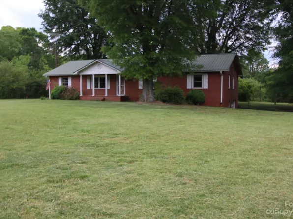 589 Cedar Creek Rd, Biscoe, NC 27209