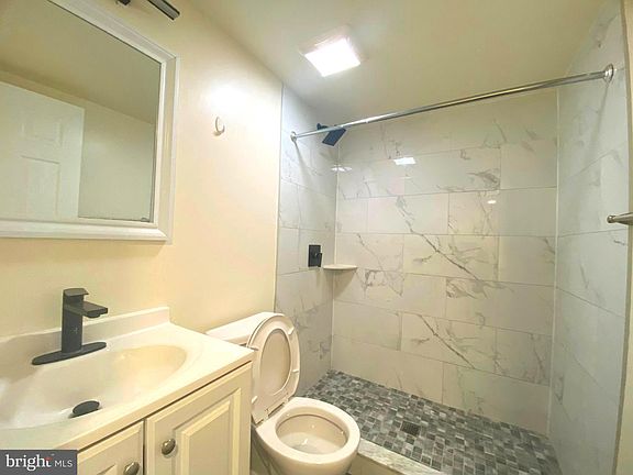 5th image of 2710 Dothan Plz Floor 1