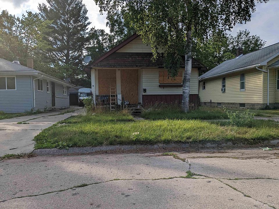 1st image of 2261 S Niagara St