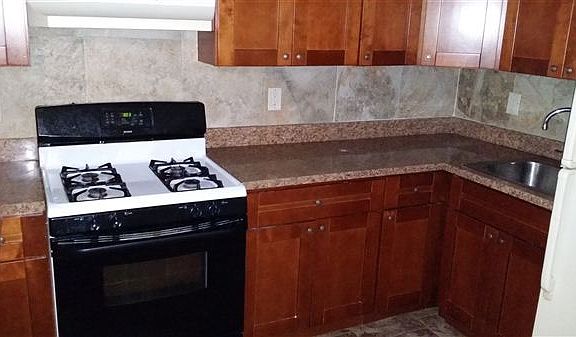 3rd image of 11828 Long St