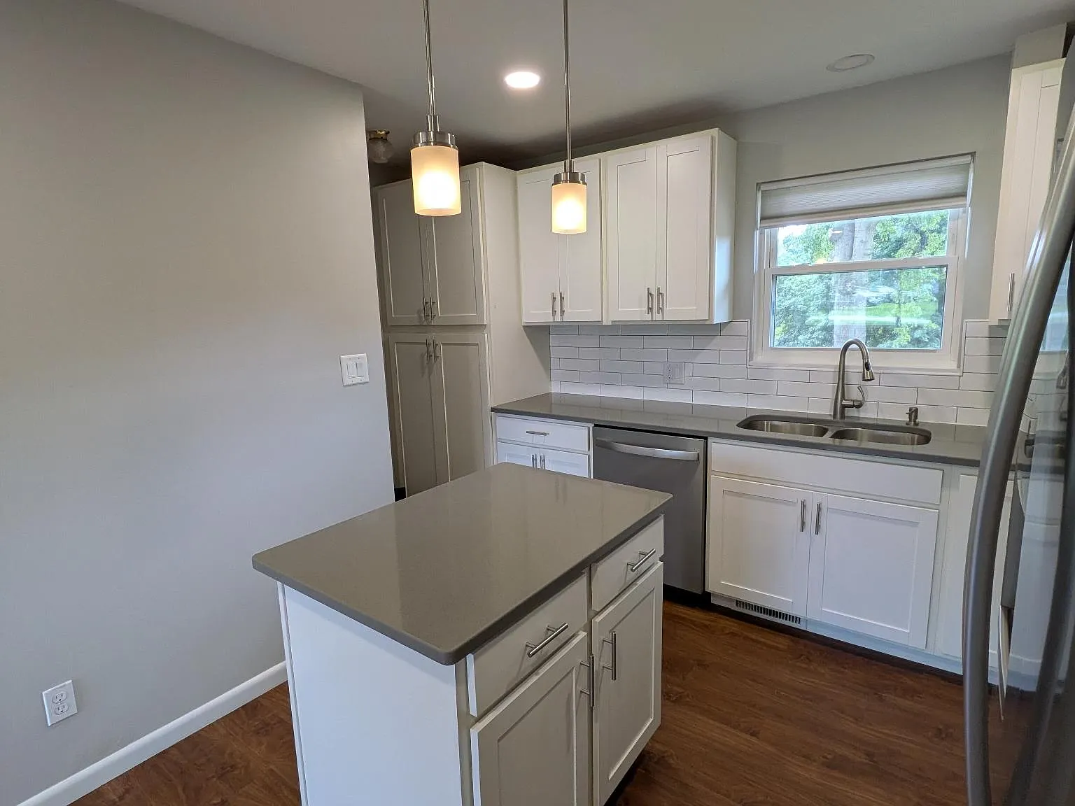 2 bed, 1000 sqft, $1,200 — Photo 4