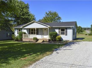 403 Belew Dr, Lawrenceburg, TN 38464