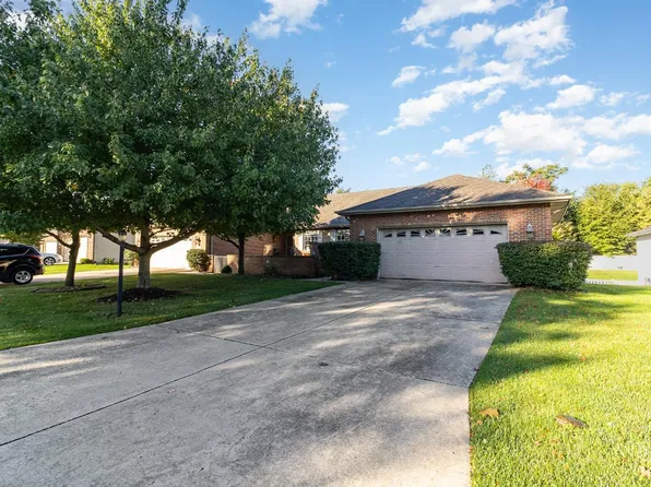 1096 Laura Ct, Hobart, IN 46342