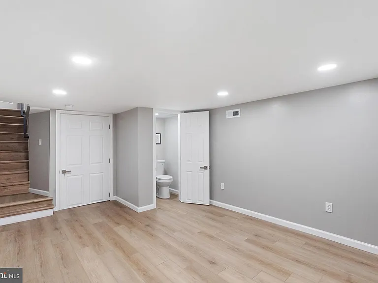 1203 Moore St — Photo 40