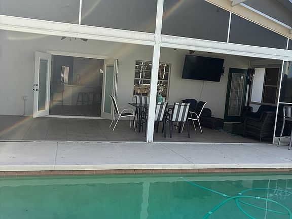 5th image of 867 Park Valley Cir
