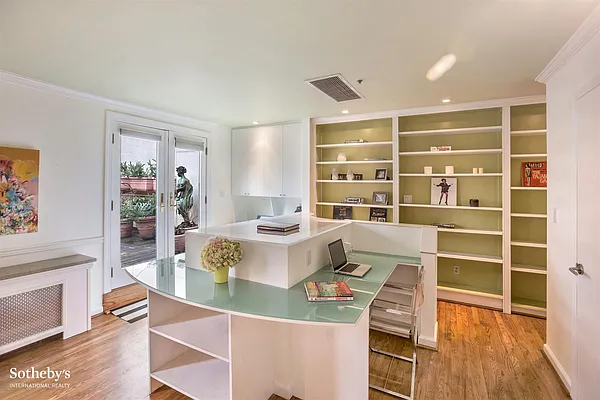 Sold by Sotheby's International Realty | media 21