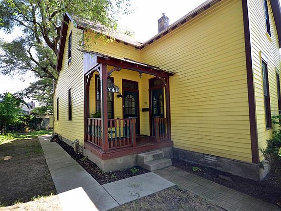 2nd image of 740 Lexington Ave