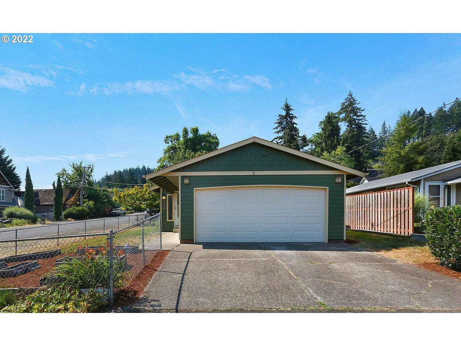 2120 Tompkins St photo 1