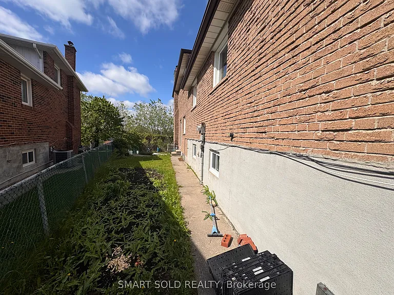 243 Shawnee Cir — Photo 10