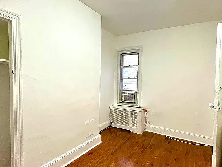 2127 Tasker St — Photo 5