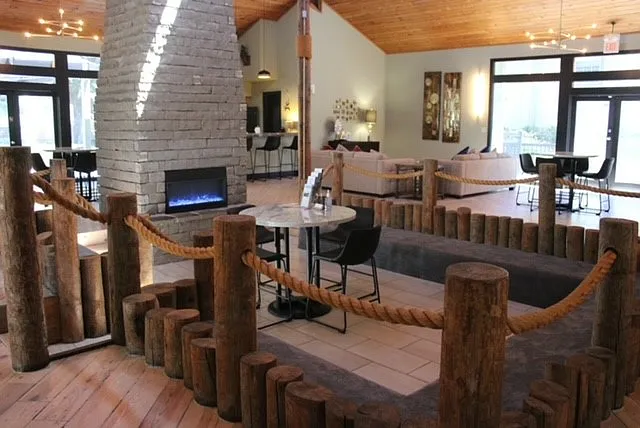 Yacht Club — Photo 12