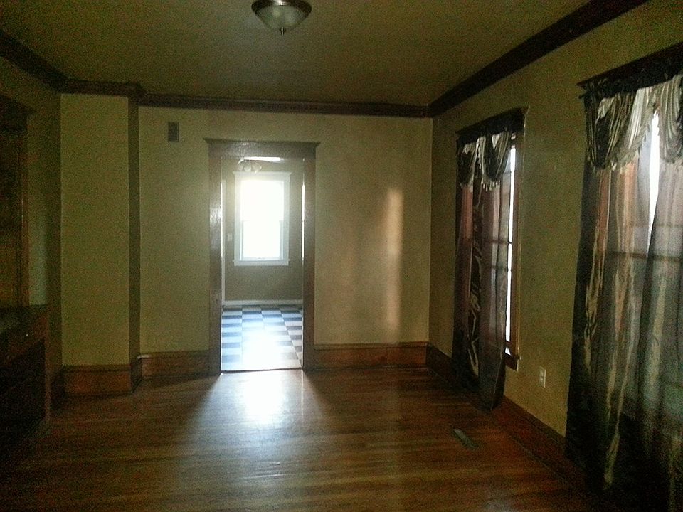 2nd image of 3145 Pleasant Ave #2