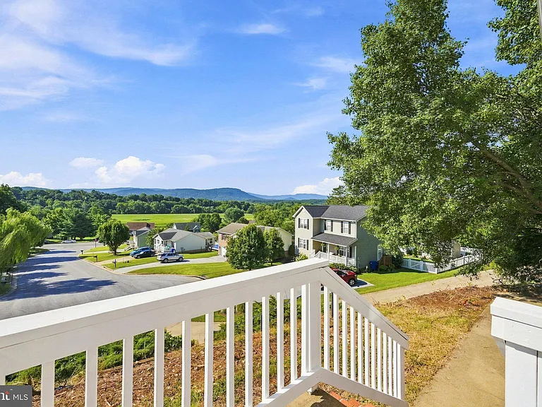 1183 River Bend Ct — Photo 4