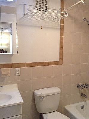 5th image of 517 E 5th St APT 300