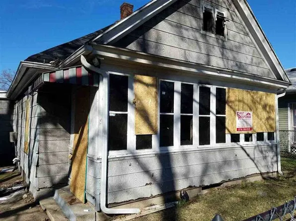 1121 Oak Park Ct, South Bend, IN 46613