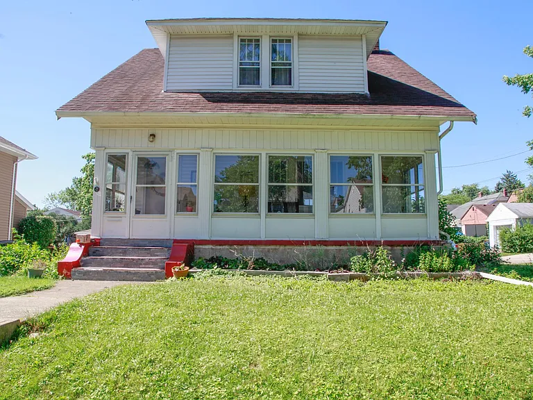 20 Corona Ave — Photo 1