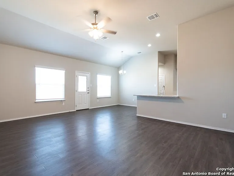 601 Ashers Pl — Photo 3
