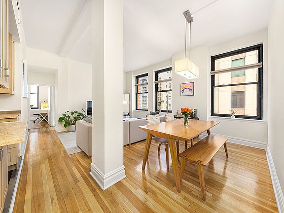 2nd image of 65 Nassau St APT 8-B