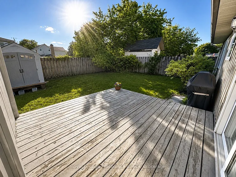 54 S John St — Photo 18