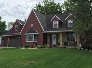 2275 Wynnewood Rd, Bettendorf, IA 52722