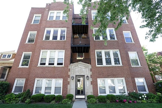 1st image of 4054 N Albany Ave APT 2