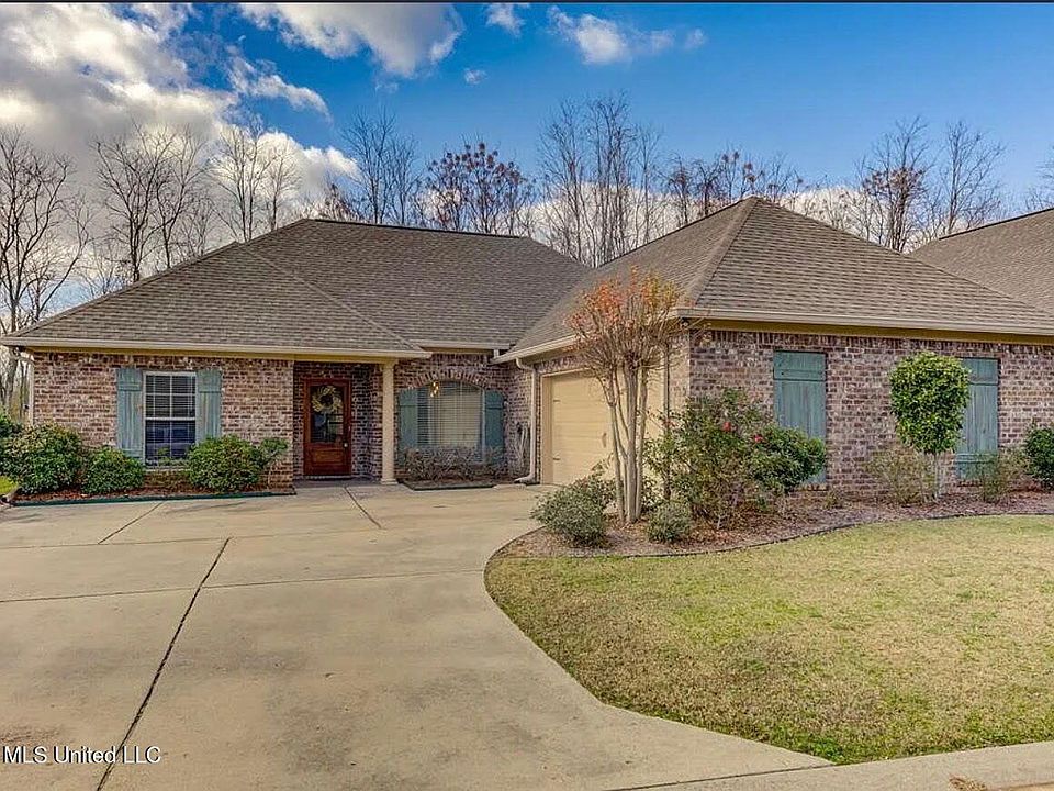 1st image of 135 Clifton Dr