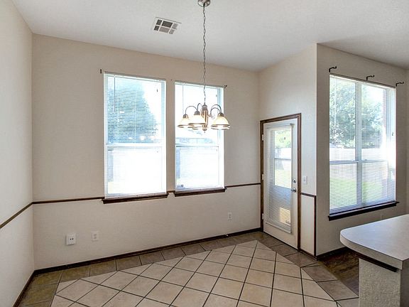5th image of 2412 NW 162nd St