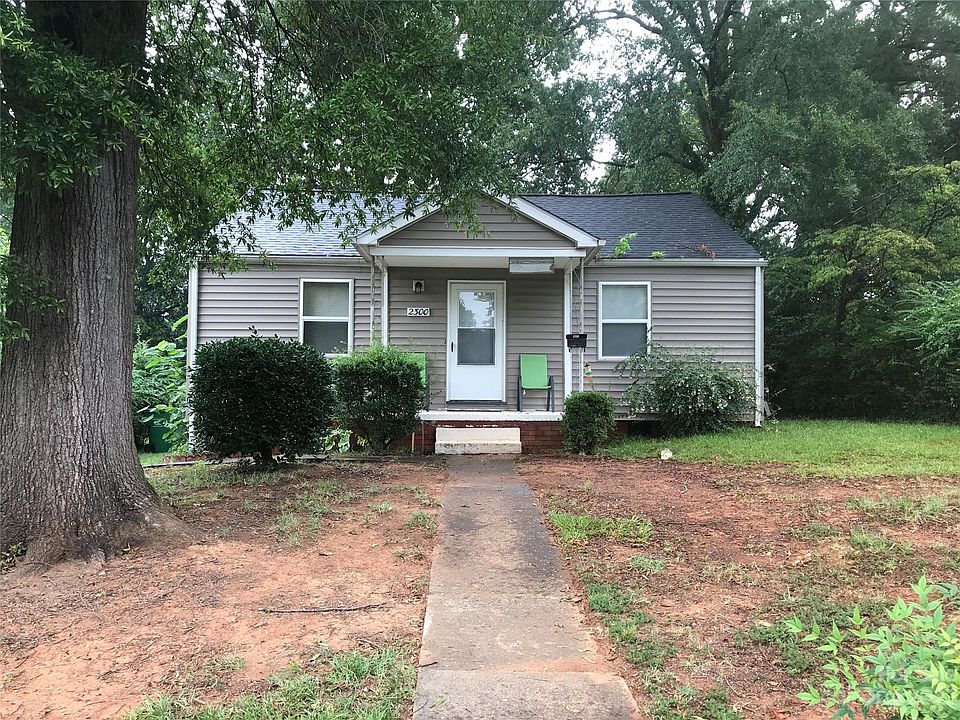 2nd image of 2300 Vanderbilt Rd