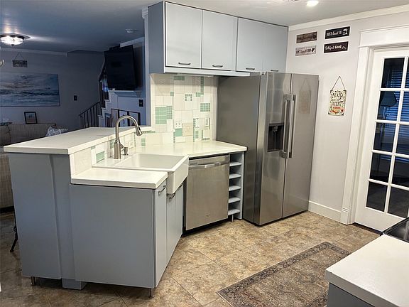 4th image of 11607 Harbor Rd