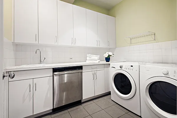 Sold by Stribling | media 9